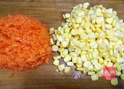 玉米胡萝卜猪肉馅饺子的做法图解3