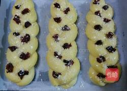 蔓越莓干酥粒辫子面包的做法图解11