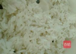 黄瓜玉米火腿炒饭的做法图解2