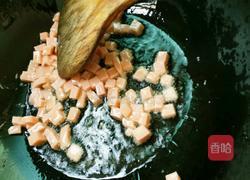 黄瓜玉米火腿炒饭的做法图解6