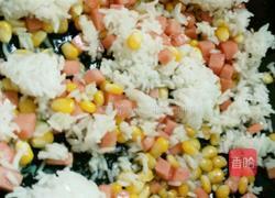 黄瓜玉米火腿炒饭的做法图解8