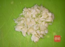 黄花菜腐竹炒木耳的做法图解3