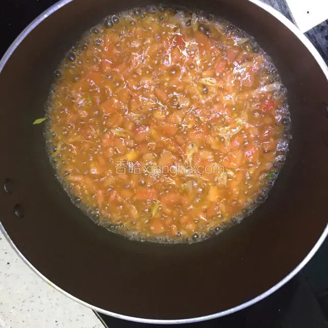 加水烧开，倒入面颗粒