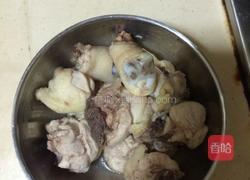 圆椒炒鸡腿的做法图解1