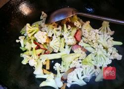 腊肉炒菜花的做法图解4