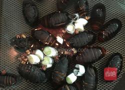 干煸蚕蛹的做法图解1