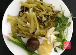 南檬酸菜鸭的做法图解2