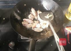 辣炒鸡翅跟的做法图解1