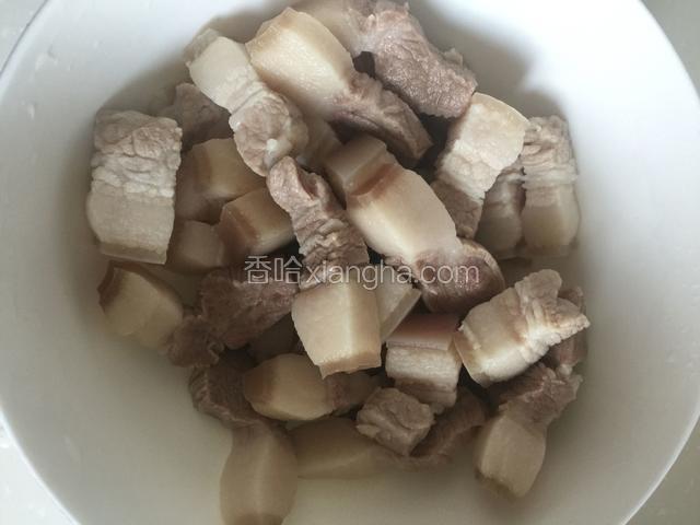 捞出洗净沥干。