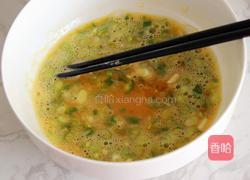 青椒摊蛋饼的做法图解3