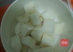 鸡肉炖蘑菇的做法图解1