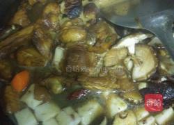 鸡肉炖蘑菇的做法图解7