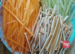 凉拌红绿丝的做法图解1