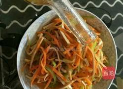 凉拌红绿丝的做法图解3