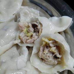 大白菜香菇猪肉饺子的做法[图]