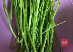 空心菜杆酸的做法图解1