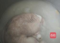 酸菜炒肚片的做法图解1