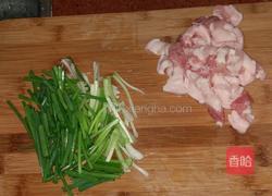 胡萝卜炒五花肉的做法图解2