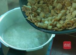鱿鱼瘦肉粥的做法图解8