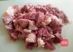 家常炖牛腩的做法图解1