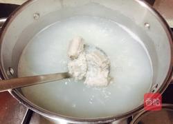 排骨生鱼片粥的做法图解4