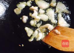 酸菜猪肉炖粉条的做法图解2