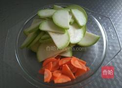 角瓜炒肉的做法图解1