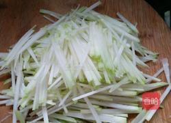 凉拌苤蓝的做法图解2