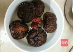 香菇焖鸡的做法图解2