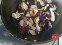 青椒炒茄子的做法图解5