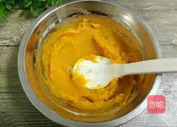 Illustration of how to make small pumpkin snacks 5