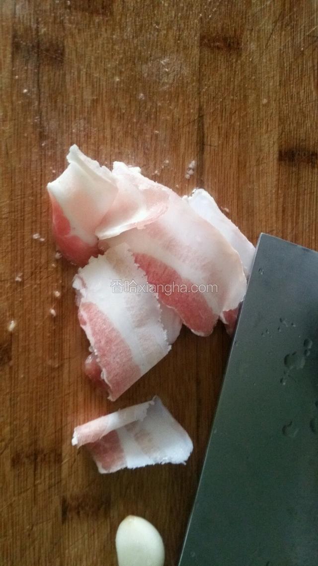 五花肉切薄片