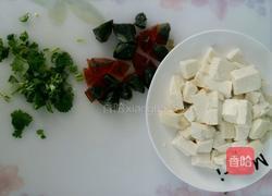 皮蛋拌豆腐的做法图解2