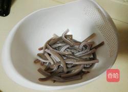 麻根鱼煮萝卜干的做法图解1