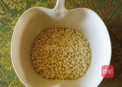 糯米山药乌鸡炖的做法图解3