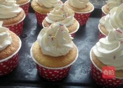 奶油纸杯蛋糕的做法图解11