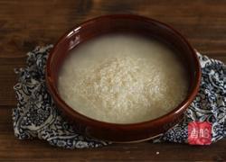 栗子香菇腊肠焖饭的做法图解1