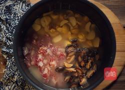 栗子香菇腊肠焖饭的做法图解3