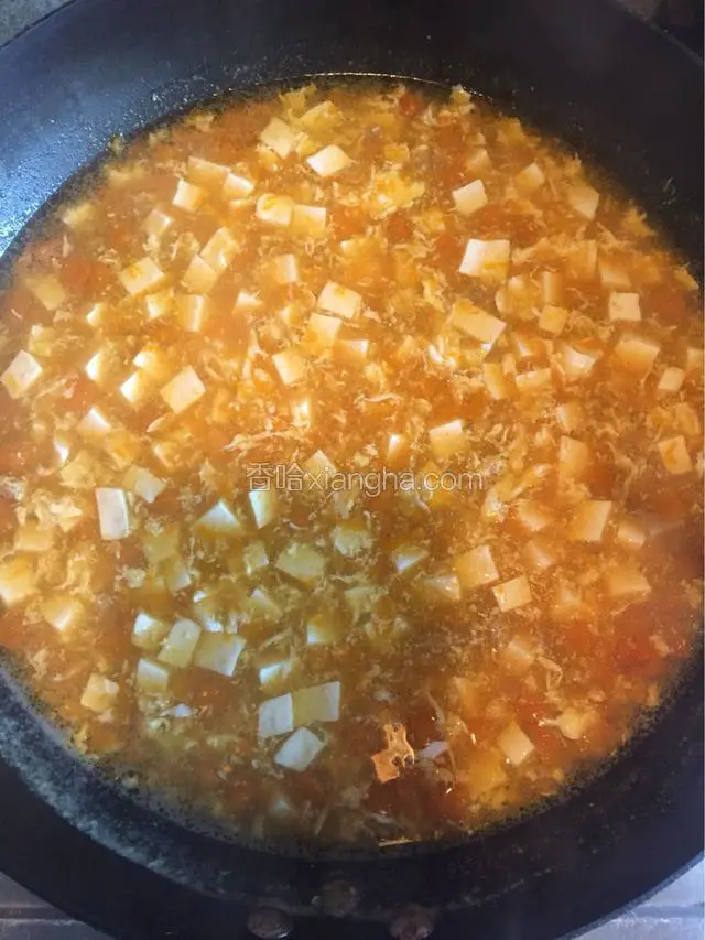 用香油、白胡椒粉、盐调味即可。