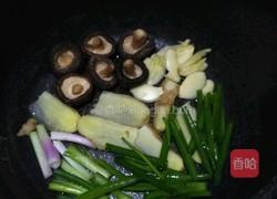 电饭煲焖鸡的做法图解3