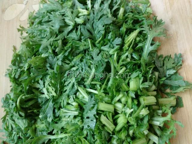 茼蒿菜切碎