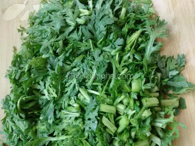 茼蒿菜切碎
