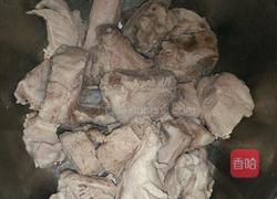 猪排骨炖酸菜的做法图解1