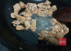 肉片木耳青笋的做法图解8