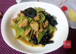 肉片木耳青笋的做法图解12