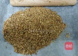 芝麻拌核桃的做法图解4