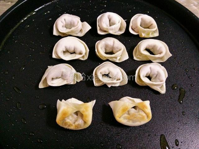 煎至底下金黄就可以了
