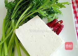 茼蒿豆腐丁的做法图解1