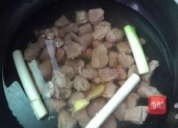 番茄土豆炖牛肉的做法图解2