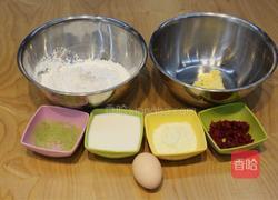 抹茶蔓越莓麻薯面包的做法图解1